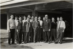 Le Corbusier with MAYEKAWA Kunio and the staff when he visited Mayekawa's office. OTAKA Masato is at the far right.