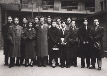 Group photograph of Jikken Kōbō, ca.1954 , Photo: OTSUJI Kiyoji 