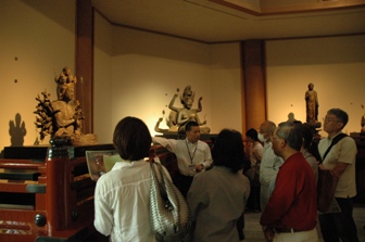 キュレーターズ・ツアー　2011年5月22日の様子（鎌倉国宝館）