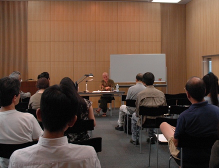 佐藤聰明氏（作曲家）による講演「啓かれた耳　伝統と現代」が行われました