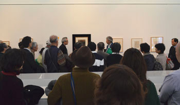 2 月18日(土曜)、「生誕100年　藤牧義夫展　モダン都市の光と影」の関連プログラムとして、柄澤齊氏（版画家）によるゲストトークが行われました。