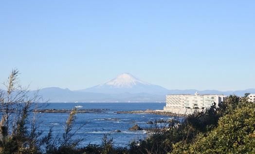 葉山館から見た富士山の写真